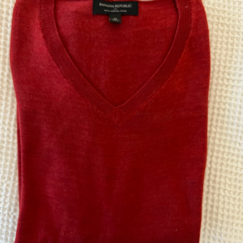 Banana Republic Red Men’s V-Neck Sweater